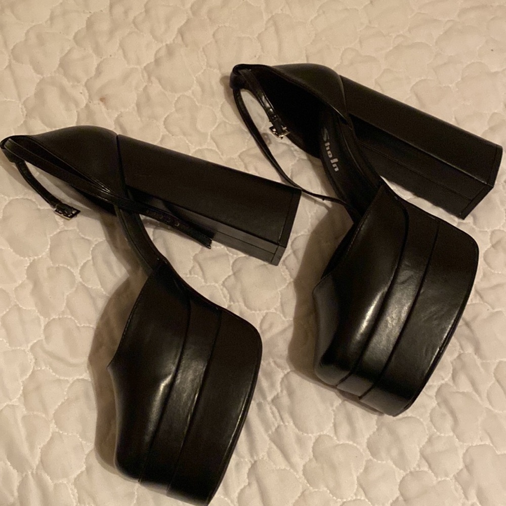 Black platforms - Picture 2 of 9